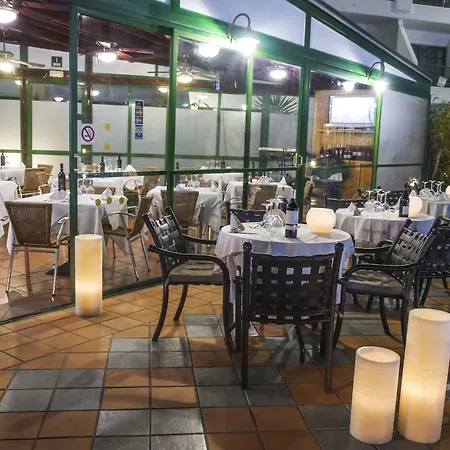 Club Del Carmen Aparthotel 4*