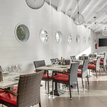 Aparthotel Club Del Carmen 4*