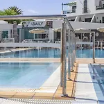 Club Del Carmen Aparthotel