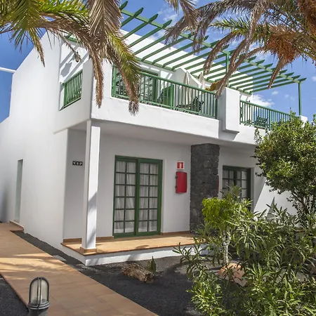 מלון דירות Club Del Carmen 4*