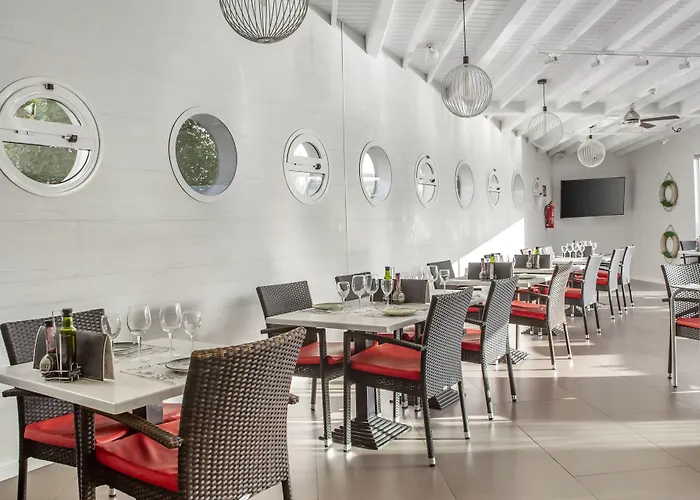 Aparthotel Club Del Carmen 4*