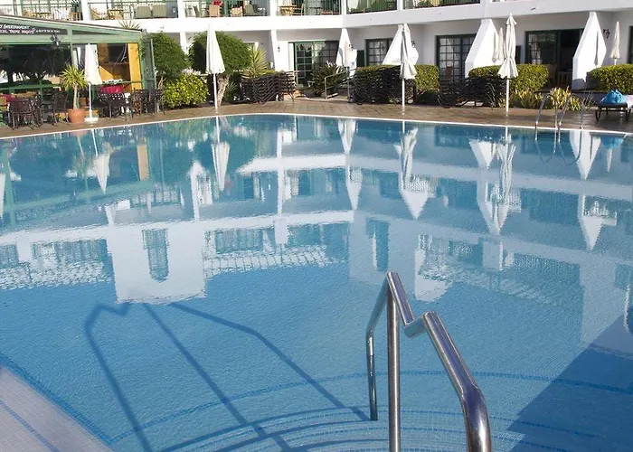 Club Del Carmen Aparthotel